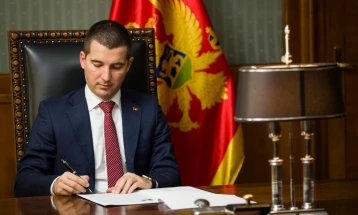 Парламентот на Црна Гора утре на вонредна седница ќе расправа за опозицискиот предлог за разрешување на спикерот