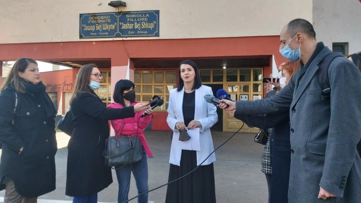 Костадиновска-Стојчевска: Пропустите со исплата на јануарските плати ги исправивме