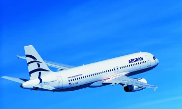 Авион на грчката компанија „Ејџиан ерлајнс“ за Москва се вратил во Атина