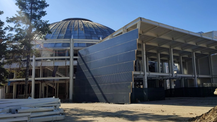Костадиновска: Да се надминат разликите и да се продолжи со реконструкцијата на Универзална сала