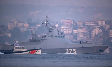 Турција го затвори преминот на руските воени бродови низ Црното Море