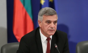 Бугарските социјалисти не зазедоа став за бараната оставка на министерот за одбрана Стефан Јанев