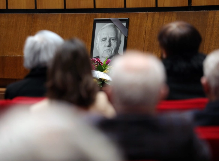 Комеморација за Луан Старова: Македонската литература и култура загубија неповторлив автор, брилијантен интелектуалец и голем хуманист