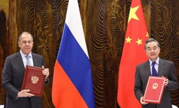 Кина: Извештаите за кинеско-руска координација пред рускиот напад на Украина се „лажни вести“