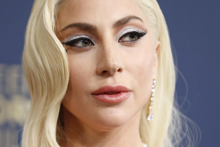 Лејди Гага меѓу доделувачите на „Оскарите“