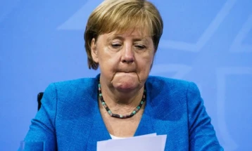 Матео Ренци ја предлага Ангела Меркел за посредник со Русија