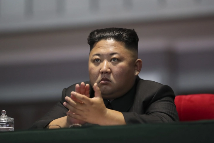 Ким: Северна Кореја ќе продолжи со развој на ударните капацитети