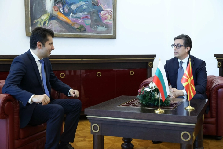 Пендаровски: На Петков треба да му се верува за руските агенти