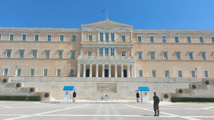 Грција предвремено го отплати долгот до ММФ