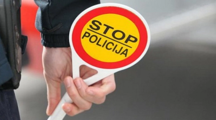 На територија на СВР Тетово казнети 43 возачи за непропуштање пешаци