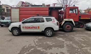 Опожарен автомобил во движење на автопат Куманово-Табановце