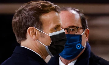 Оланд ги повика Французите да гласаат за Макрон во вториот круг од претседателските избори