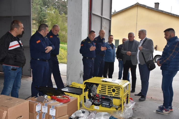 Пожарникарите од Кочани добија нова опрема за интервенции при поплави и тешки сообраќајни несреќи