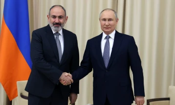Путин се сретна со премиерот на Ерменија