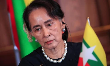 Петгодишна затворска казна за поранешната цивилна лидерка на Мјанмар