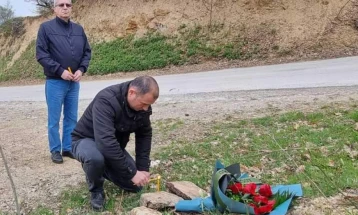 Стојанче Ангелов им оддаде почит на загинатите бранители кај Вејце