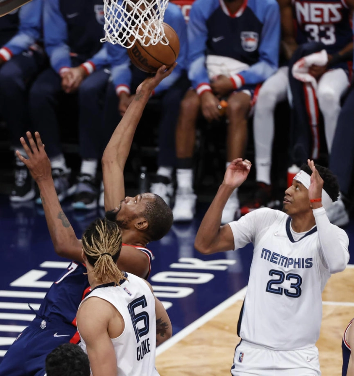 Мемфис последен четвртфиналист во плејофот на НБА-лигата