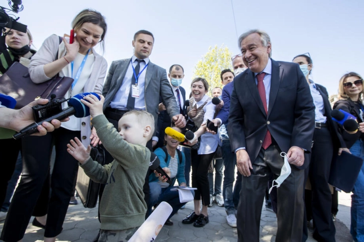 Гутереш го посети центарот за украински бегалци во Молдавија