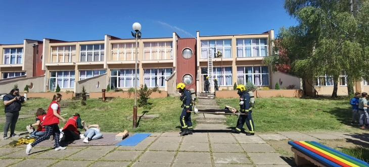 Со показна вежба одбележан Денот на пожарникарите во Пробиштип