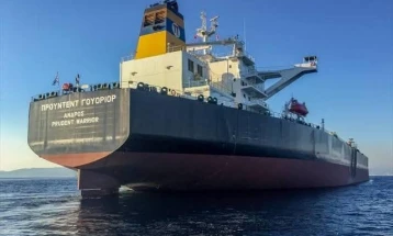Грчката Влада прави напори за итно ослободување на окупираните танкери во Персискиот Залив