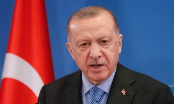 Претседателот на Турција сака дополнително да ја намали каматната стапка и покрај инфлацијата