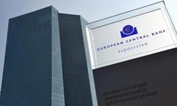 ЕЦБ: Пристигнувањето на украинските бегалци ќе ја зголеми работната сила во еврозоната до 0,8 отсто