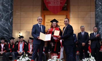 Шаќири присуствуваше на промоција на дипломираните студенти на Меѓународниот балкански универзитет