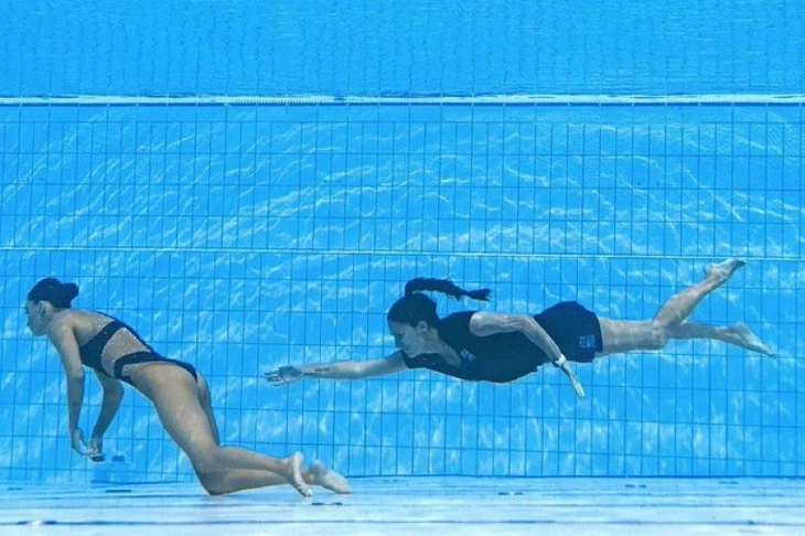 Тренерка го спаси животот на својата пливачка на СП во Будимпешта