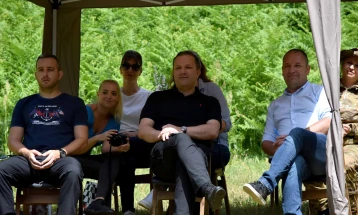 Спасовски и Дујовски во посета на кампот за обука на МВР во Лазарополе
