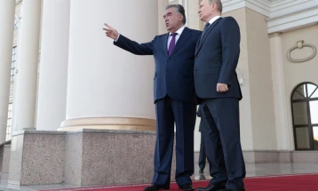 Путин пристигна во Таџикистан, првата станица на патувањето во Централна Азија