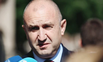 Радев: „Францускиот предлог“ е најдобар во моментов, но бугарските политичари да не брзаат со прогласување историска победа