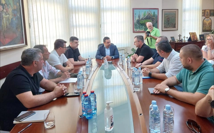 Синдикатите и Општина Струмица договорија зголемување на платите за 2.806 денари