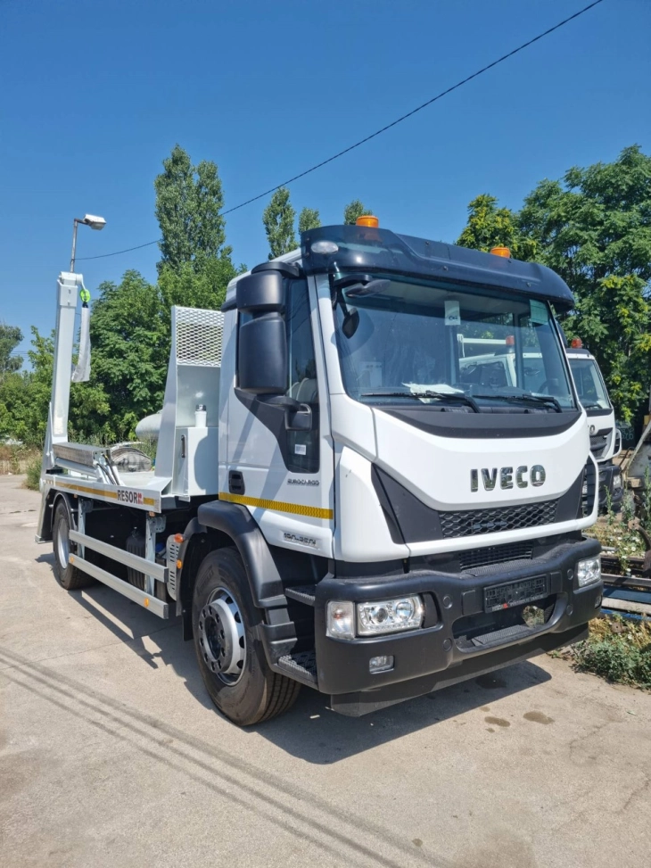 Кумановското претпријатије „Чистота и Зеленило“ доби четири нови возила