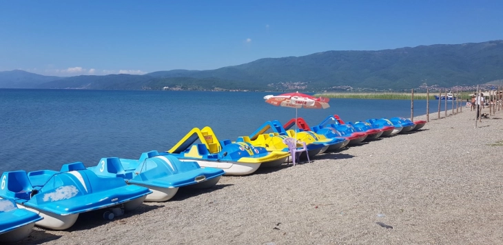 Давеник во Охридското Езеро во близина на Струга
