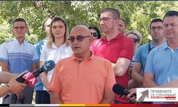 Мицкоски - Владев: Свети Николе се менува, граѓаните добија мултифункционално спортско игралиште, улици се асфалтираат, децата имаат детско катче