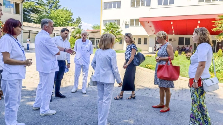 Швајцарската амбасадорка ја посети Специјалната болница за ортопедија и трауматологија во Охрид