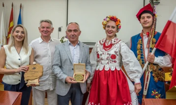 Градоначалникот Коњановски приреди прием за странски делегации учесници на фестивалот „Илинденски денови“
