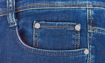 За што служи оној мал, навидум „бескорисен“ џеб на фармерките?