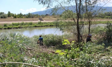 Се уредува кејот на реката Вардар