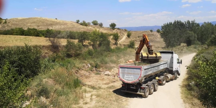 Акција за чистење диви депонии во општина Неготино