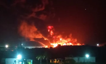 Куба: Во нафтен капацитет гори голем пожар, предизвикан од гром; има многу повредени