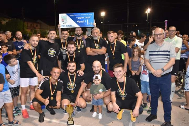 Екипата на „Ретро пица“ победник на турнирот во мал фудбал „Дибра 2022“ 
