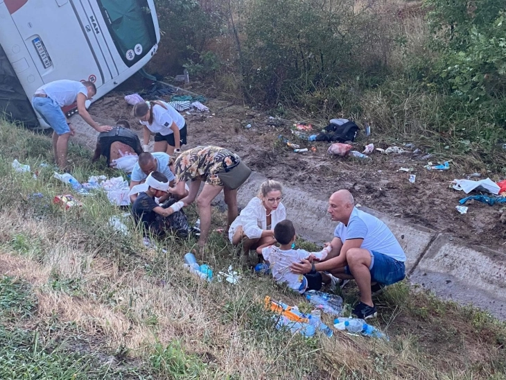 Во Бугарија се преврте автобус со деца од Србија, најмалку 10 повредени