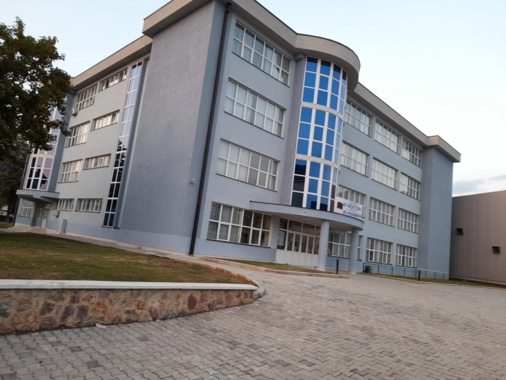 За вториот уписен рок во гимназиите во Дебарско во прва година слободни 330 ученички места