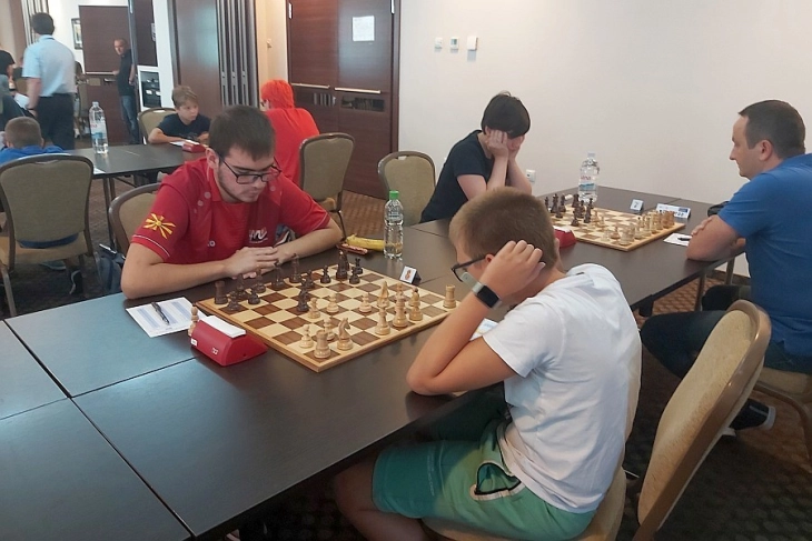 Табаковски од Алкалоид втор на ЕП  во шах за аматери