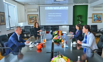 Делегација на Германската амбасада во Скопје, предводена амбасадорката Анке Холштајн, во работна посета на „Алкалоид“