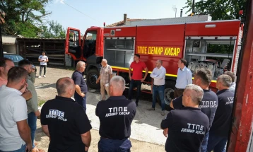 Милевски: Со поддршка на Министерството за локална самоуправа обезбедени се четири возила и опрема за противпожарна заштита во Пелагонискиот плански регион