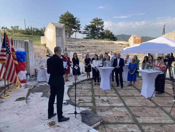 Почнува проектот за реставрација на Споменикот на слободата во Кочани со финансиска поддршка од САД