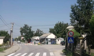 Се поставува сообраќајна сигнализација пред училиштата во општина Илинден
