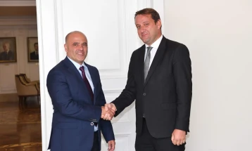 Премиерот Ковачевски се сретна со косовскиот амбасадор Ќехаја